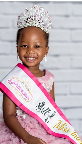 MALKIA KOGO, THE YOUNGEST(5 YEARS) AFRICAN TO MODEL ATNEW YORK FASHION WEEK